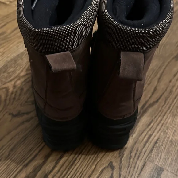Men's Brown and Black Snow Boots - Picture 5 of 7